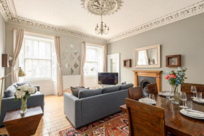 2 Bed Old Town Apartment - Next To Castle